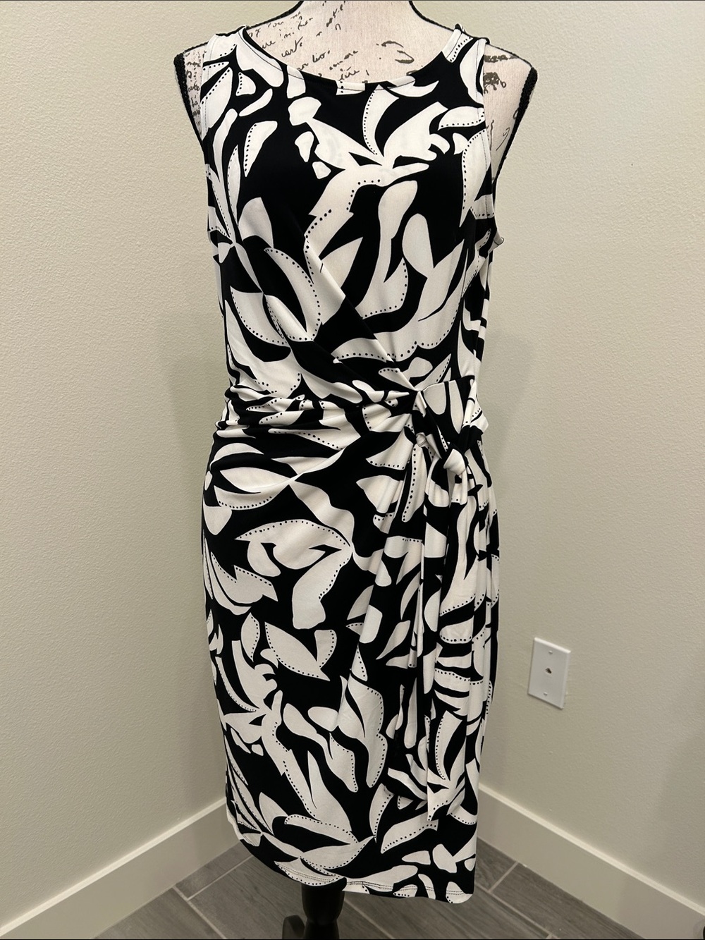 Ann Taylor Factory Black and White Tie-Waist Sheath Dress